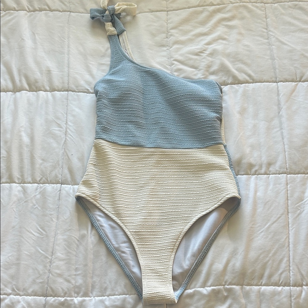 Cupshe Blue and Cream One Piece Swimsuit